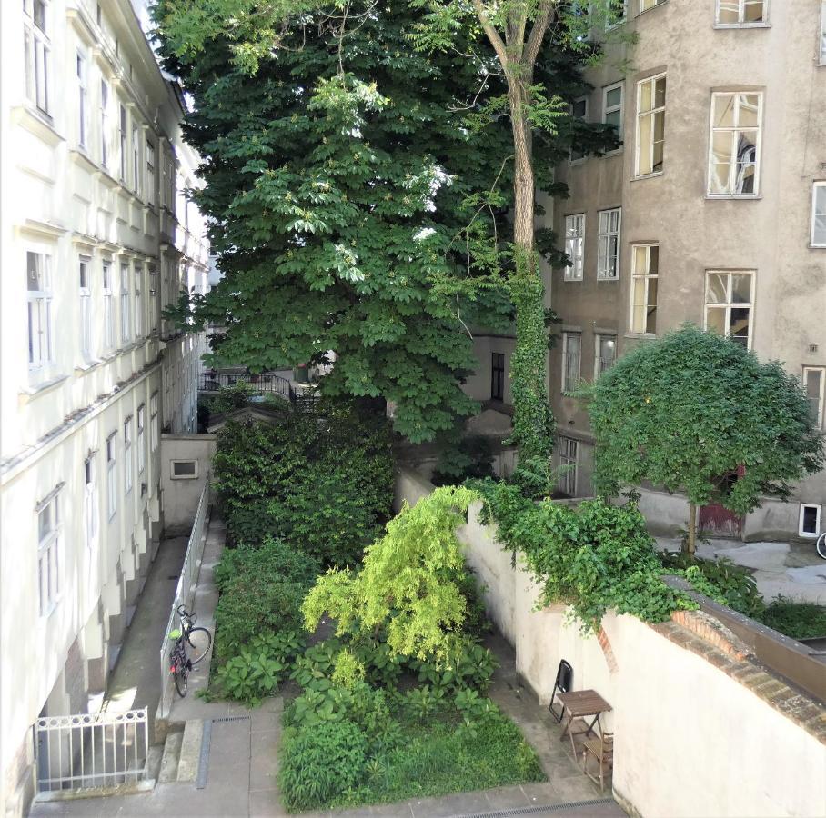 Msq Belvedere Apartment Виена Екстериор снимка